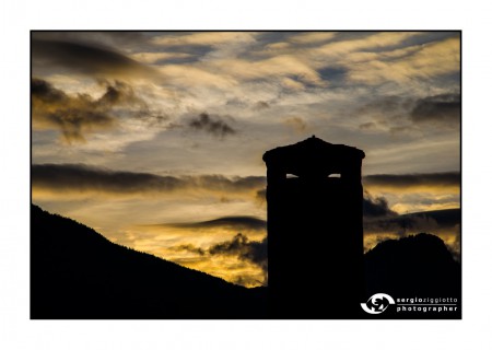 Tramonto sul Castello di Châtelard – La Salle (Ao)